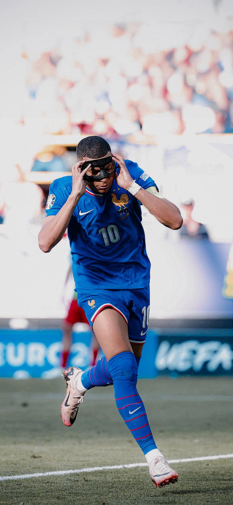 穆勒续约温哥华白浪至2026年，年薪600万欧元（穆勒与温哥华白浪签下新合同至2026年，年薪600万欧元）