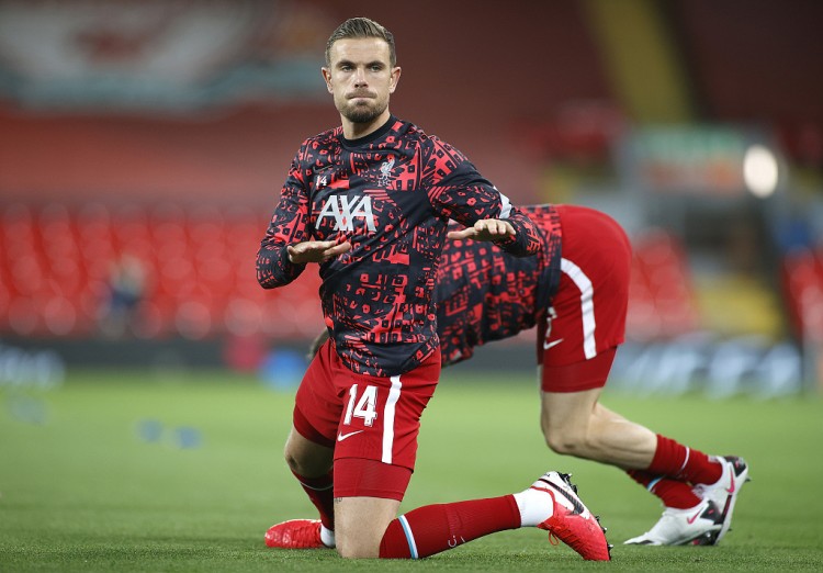 曼城斯特林关键进球锁定三分（斯特林制胜球助曼城收获三分）