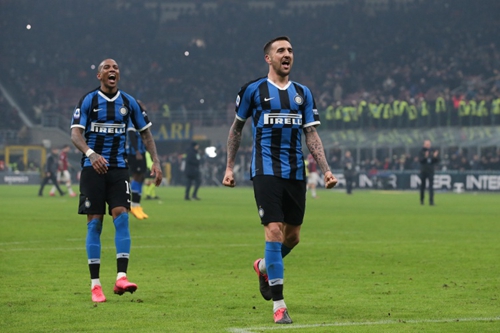 德国U21主帅：卡尔是多面手，希望他把在拜仁的表现带到国家队（德国U21主帅盛赞卡尔多面手 盼其将拜仁状态带入国家队）