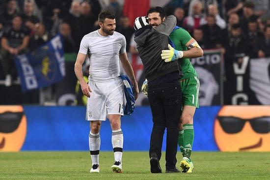 亚冠5轮1分！海港主帅赛后表演语言艺术：球迷打脸，蓉城再补一刀（亚冠5轮仅1分！海港主帅赛后花式回应遭球迷回怼，蓉城再补刀）