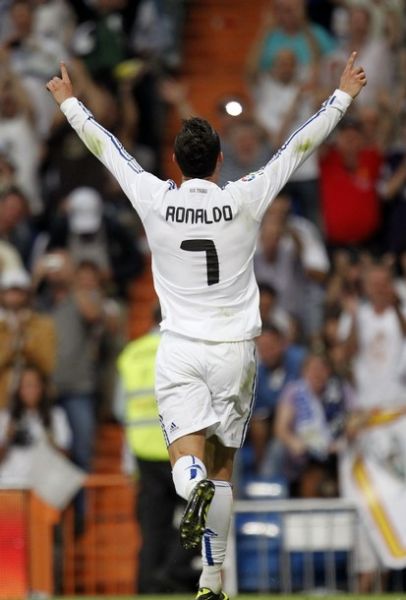 胡明轩全场5投0中无运动战进球，个人正负值-15全队最低（胡明轩5投0中，运动战挂零，正负值-15全队最差）