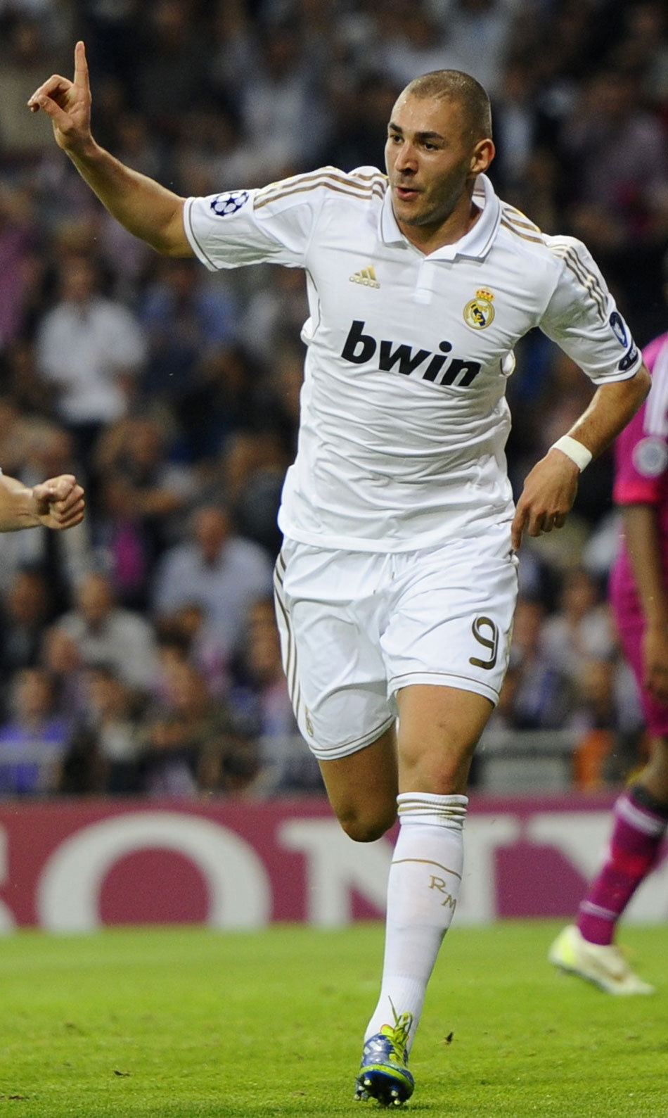 334球66助攻，哈兰德职业生涯已直接参与400球（哈兰德生涯里程碑：334球+66助攻，直接参与400球）